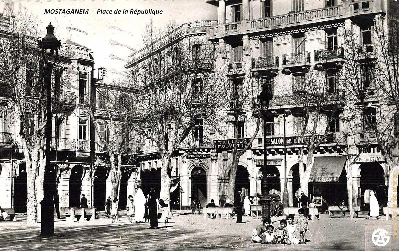 Mostaganem - Place de la Republique 50.jpg